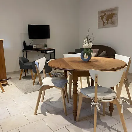 L'orchidee Au Bord De L'eau