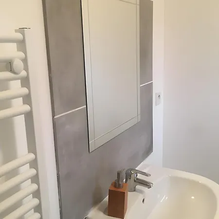 L'orchidee Au Bord De L'eau أونفلور