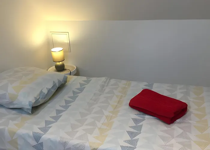 L'orchidee Au Bord De L'eau *